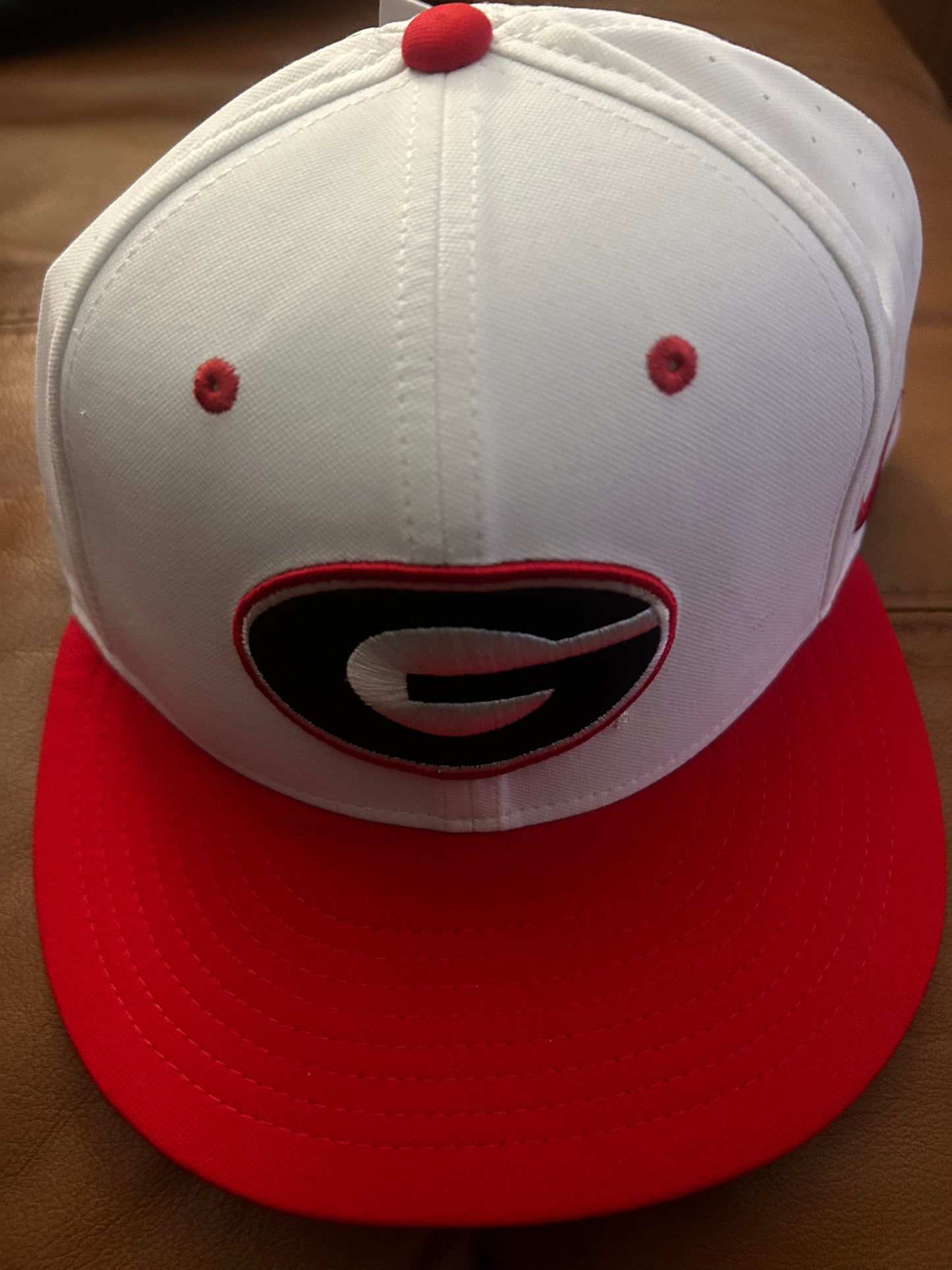 Nike dri-fit Georgia Bulldogs Fitted on field Baseball Cap White 7 3/8 New $50